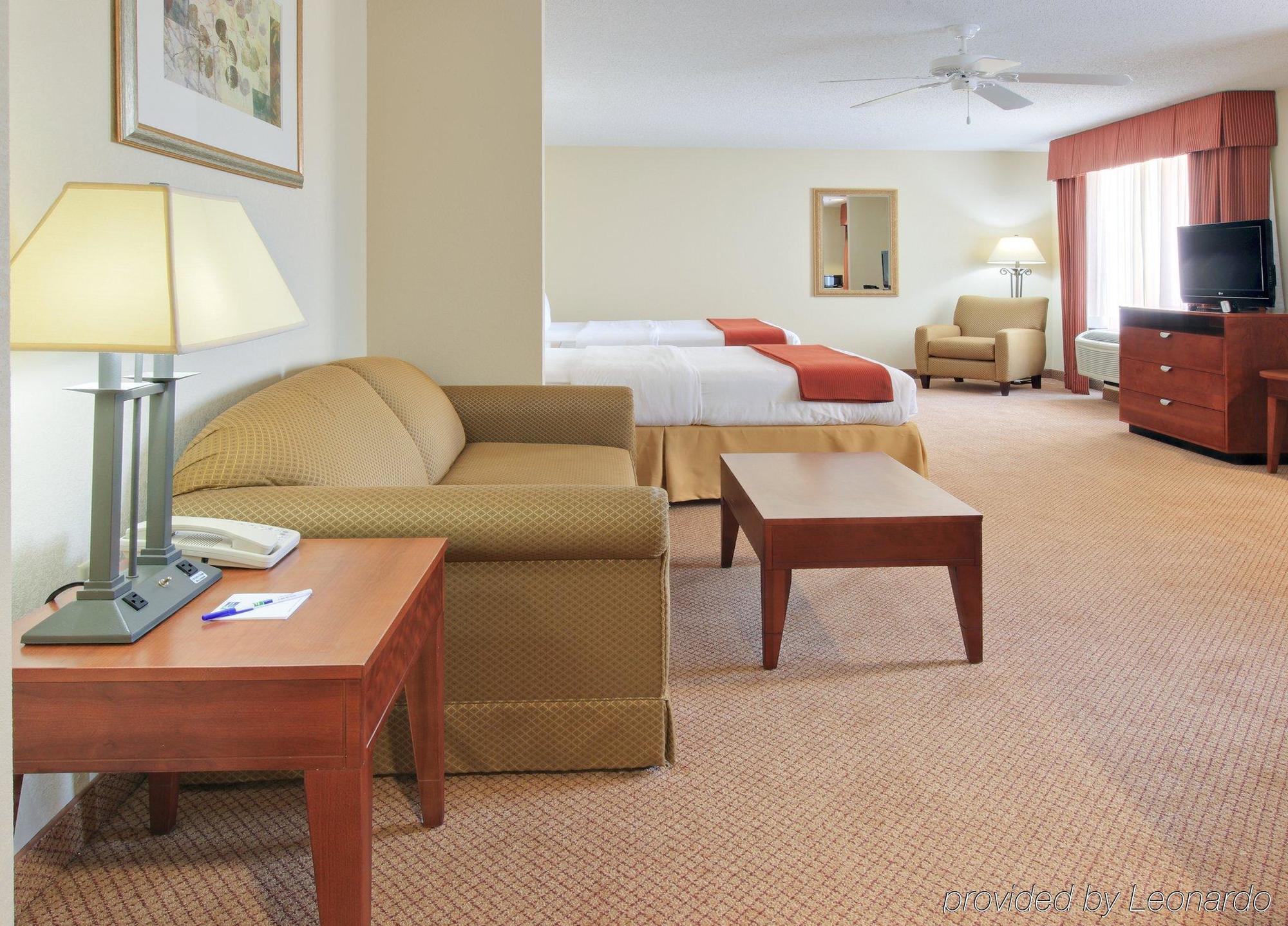Holiday Inn Express Hotel & Suites Canton By Ihg Zewnętrze zdjęcie