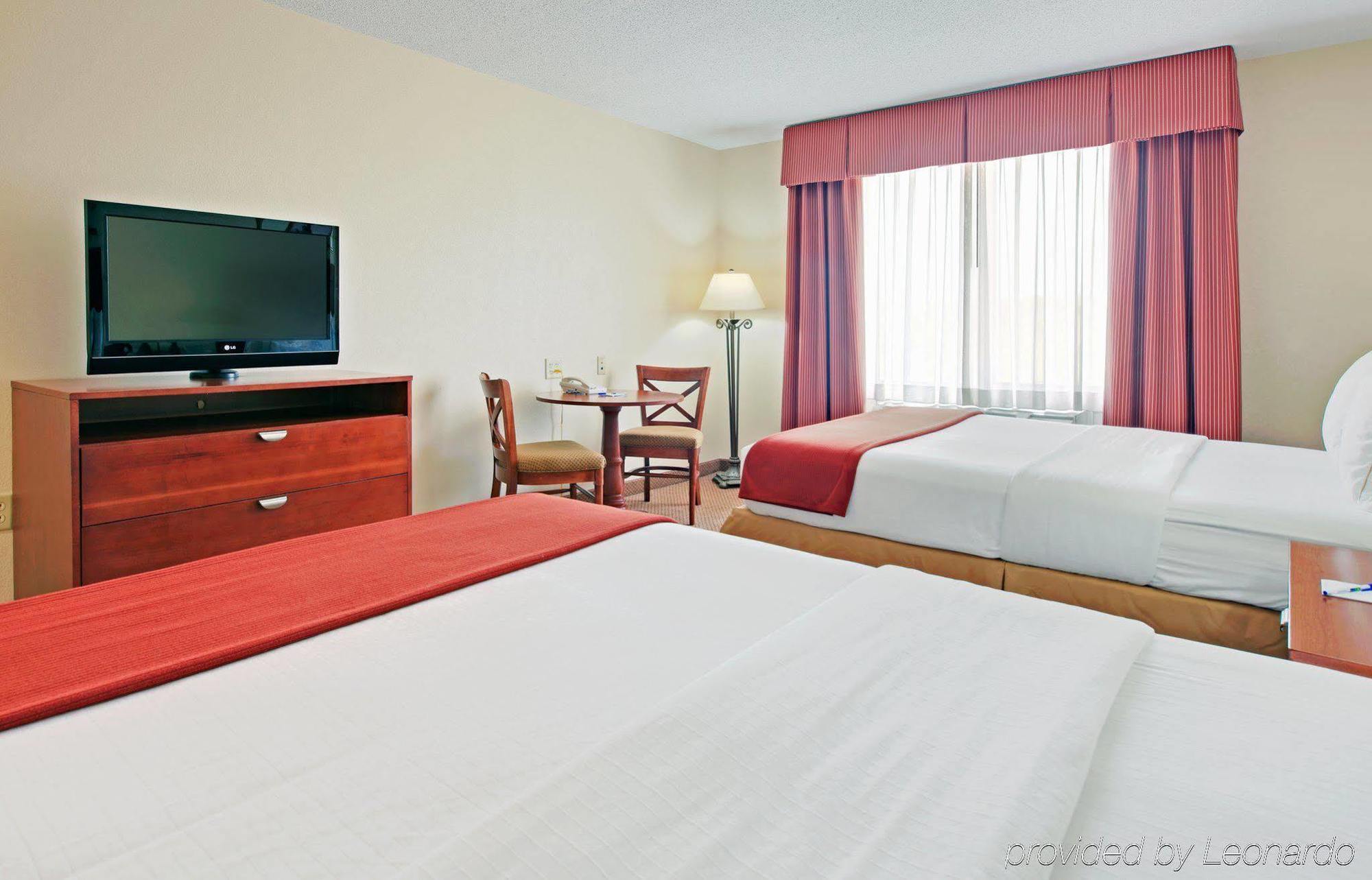 Holiday Inn Express Hotel & Suites Canton By Ihg Pokój zdjęcie