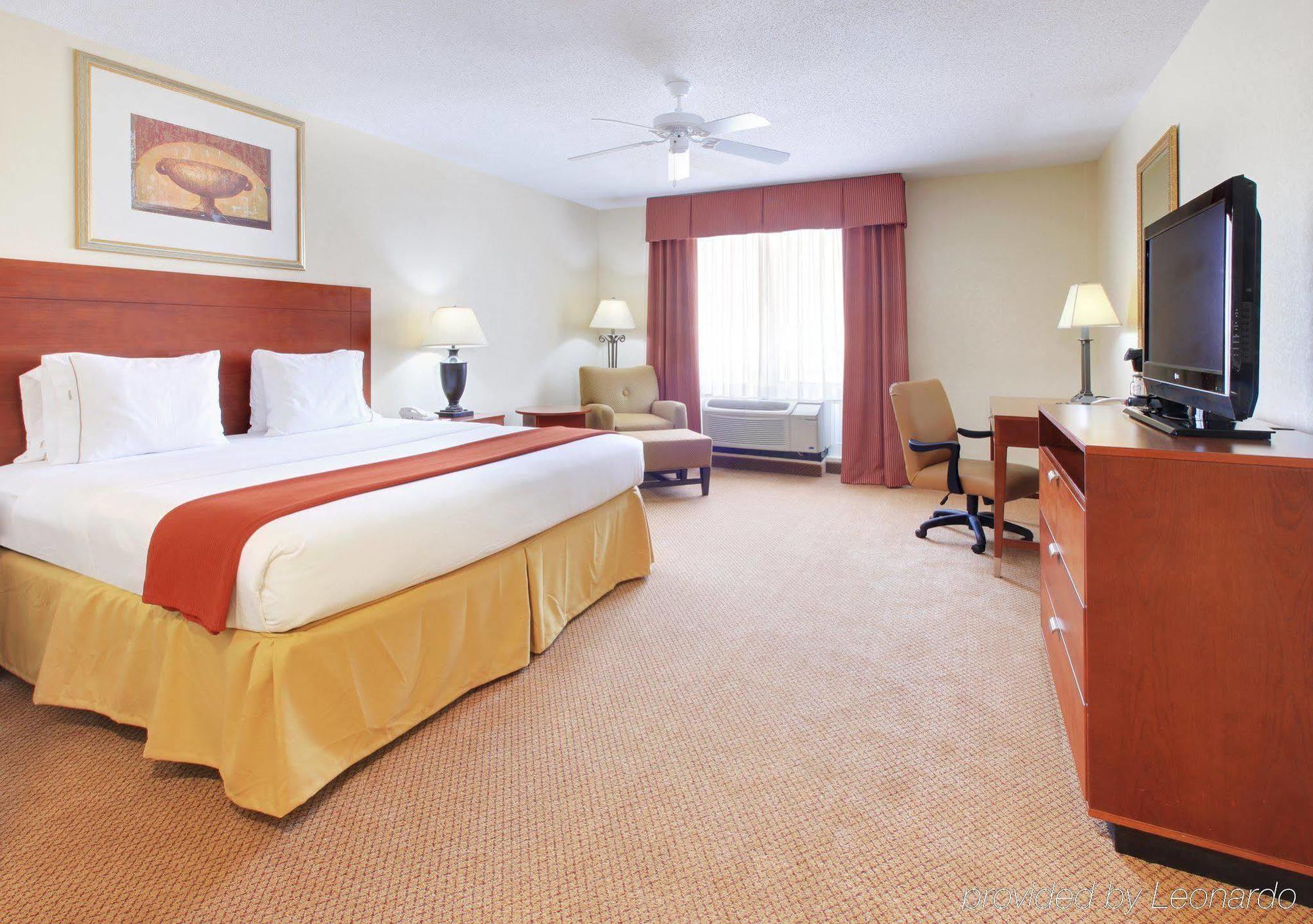 Holiday Inn Express Hotel & Suites Canton By Ihg Pokój zdjęcie