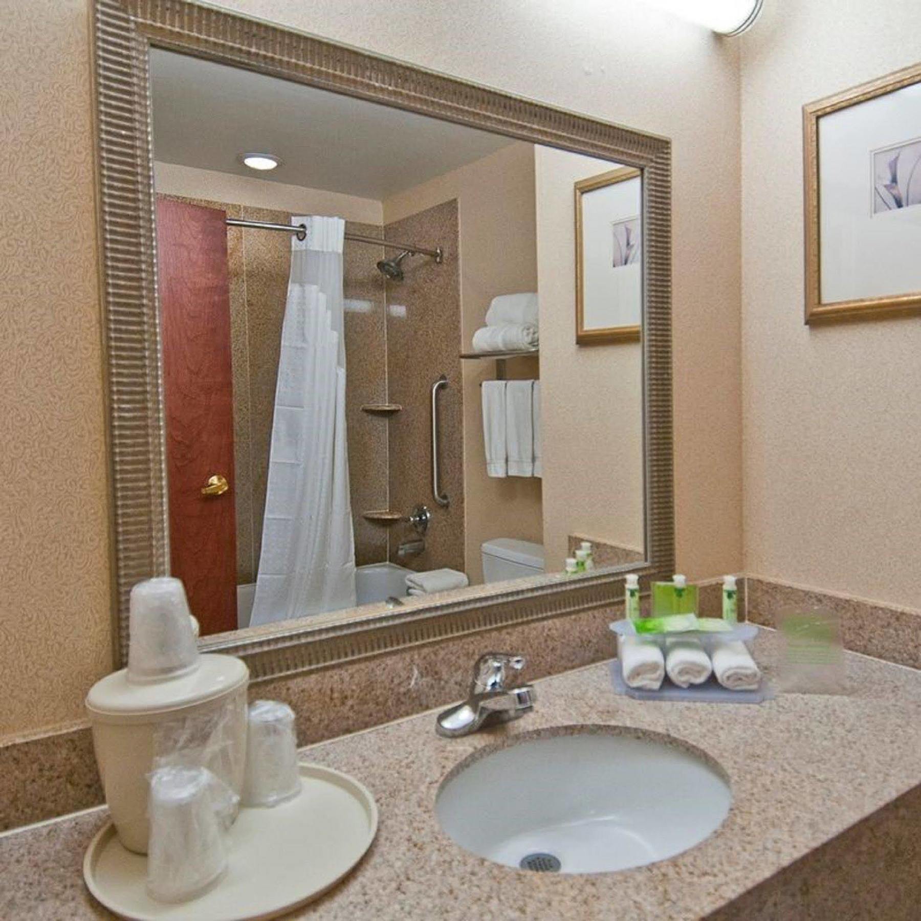 Holiday Inn Express Hotel & Suites Canton By Ihg Zewnętrze zdjęcie