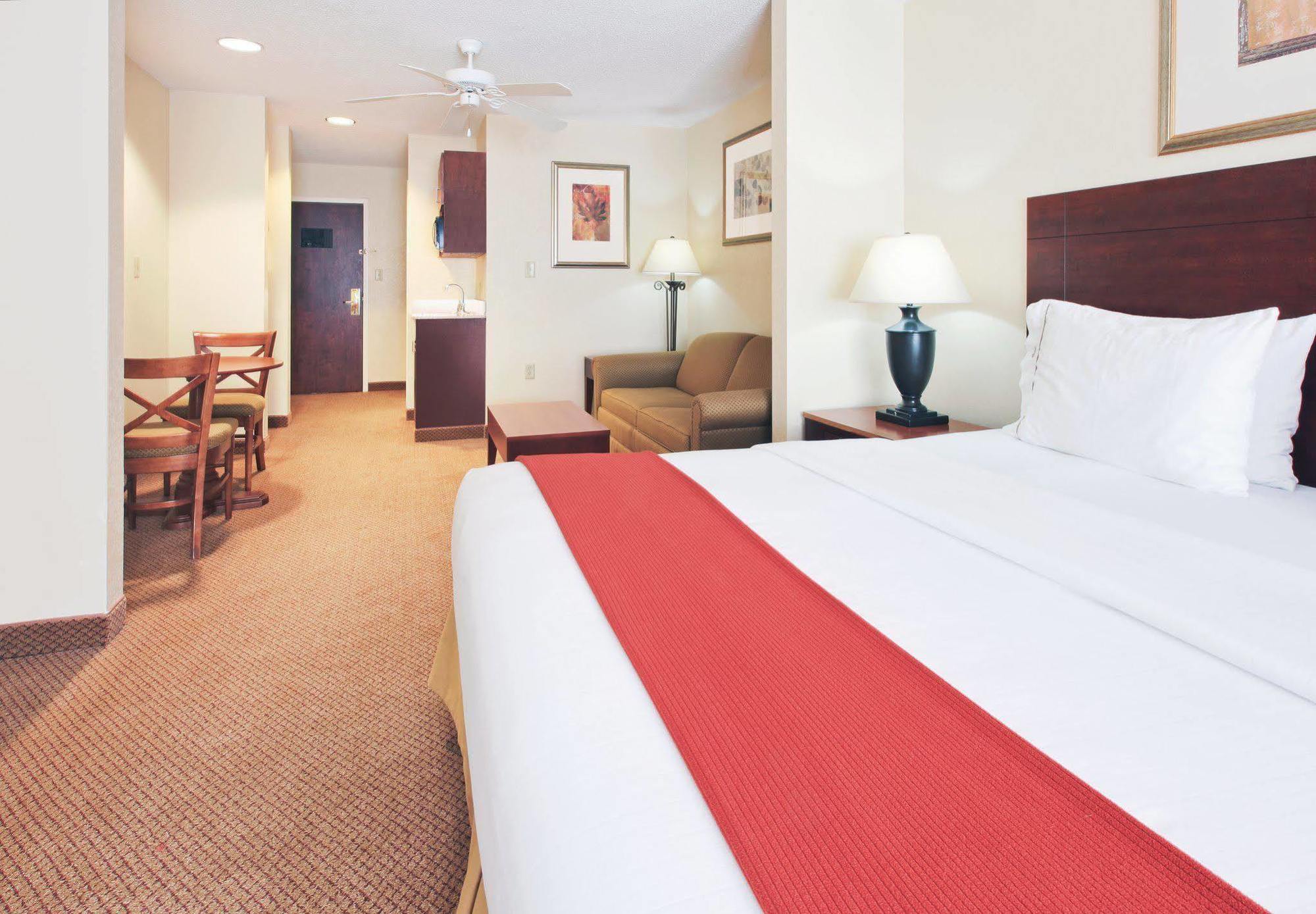 Holiday Inn Express Hotel & Suites Canton By Ihg Pokój zdjęcie